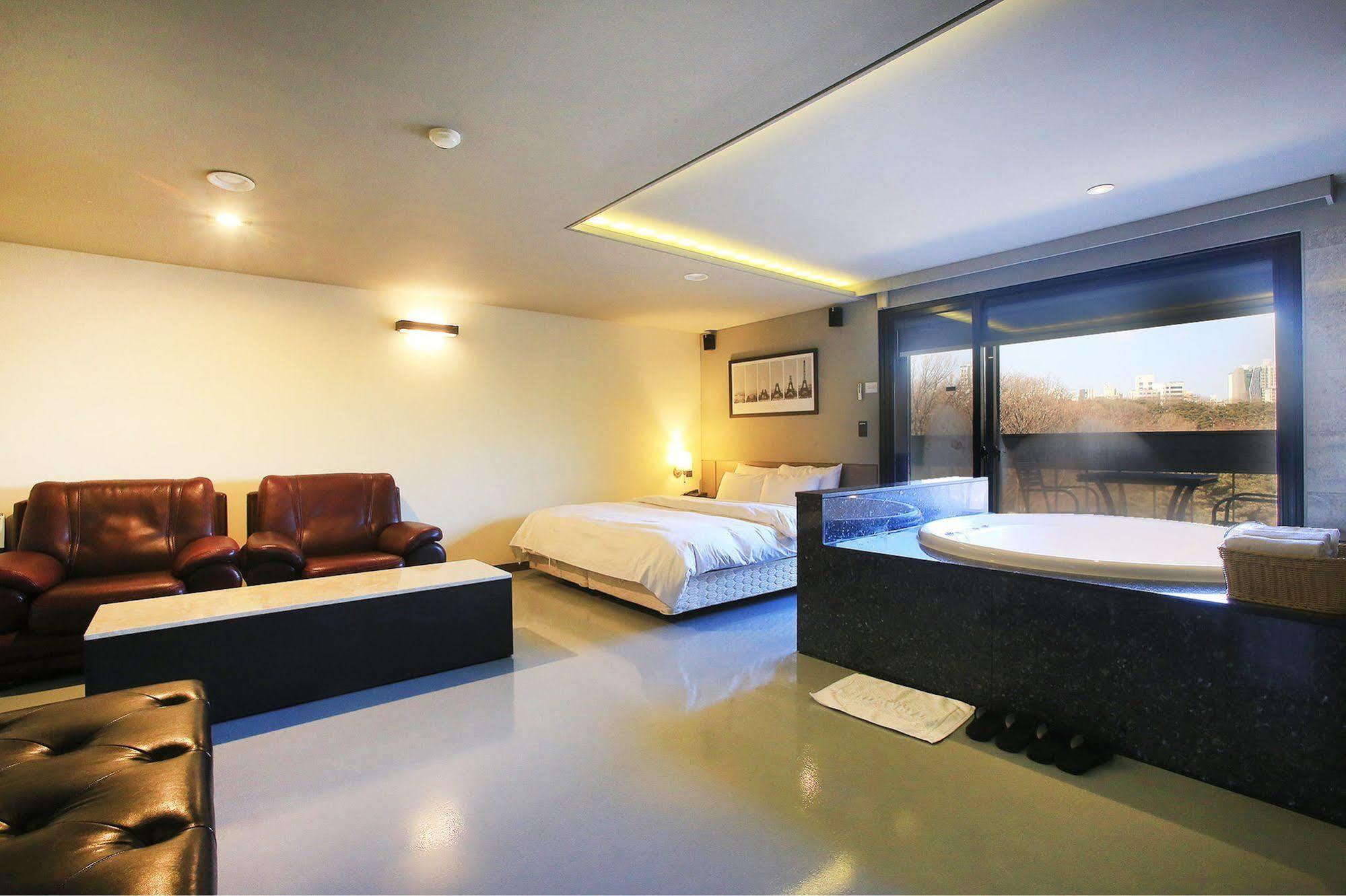Tara Hotel Seoul Exterior foto